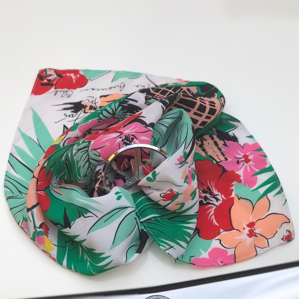 Diane Freis foulard